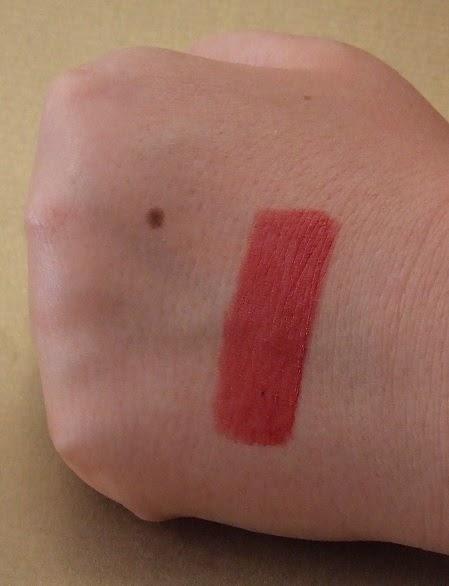 Los labiales jumbo de ILIA en LUSSTRA