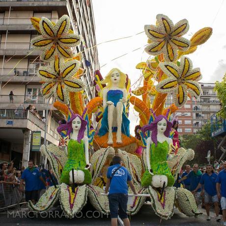 DE BATALLAS, FLORES Y DALIAS