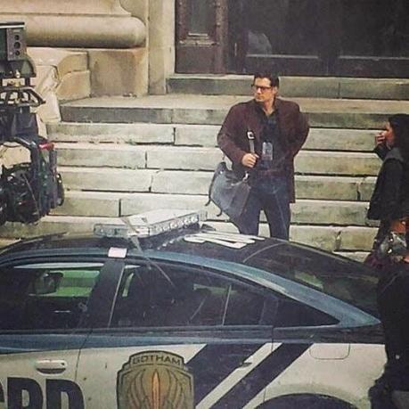 IMÁGENES DE HENRY CAVILL COMO CLARK KENT EN EL SET RODAJE DE “BATMAN V SUPERMAN: DAWN OF JUSTICE”