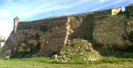 DE FORTIFICACIONES, SINDICALISTAS Y POLÍTICOSMoisés Cayet...