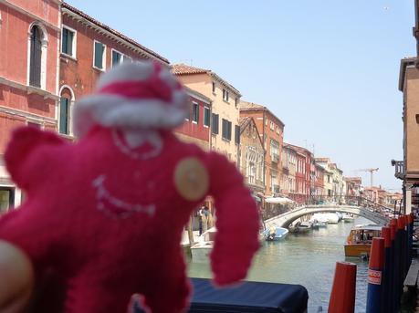 MURANO    LA     ISLA    DEL    FAMOSO   CRISTAL