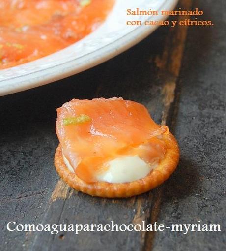 SALMÓN MARINADO CON CACAO  Y CÍTRICOS.
