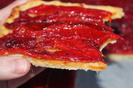 Coca de pimientos asados