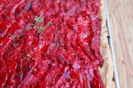 Coca de pimientos asados