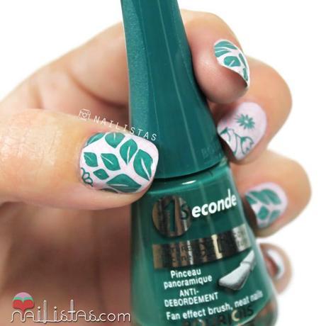 Doble Estampación de uñas en verde | Nail art Stamping nail art Moyou London