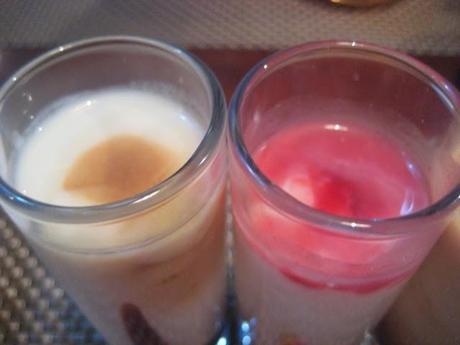 VASITOS DE CREMA DE YOGUR CON SIROPES VARIADOS