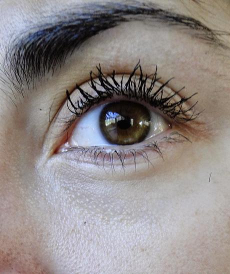 Máscara 2 en 1 de Natura, la bipolaridad en los ojos.