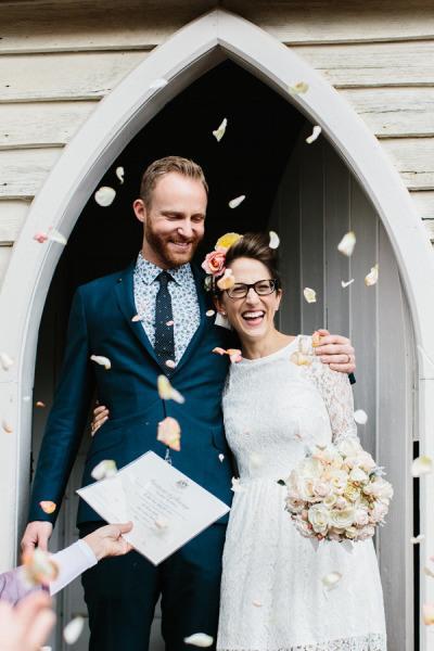 Camisas estampadas para novios Style me pretty