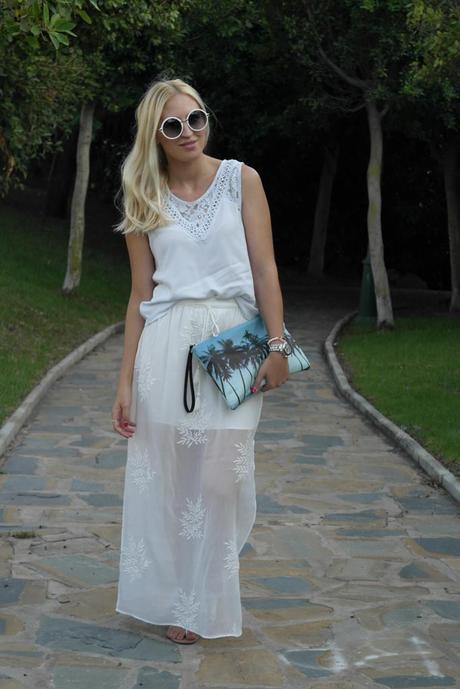 AUGUST LOOKBOOK AUGUST LOOKBOOK