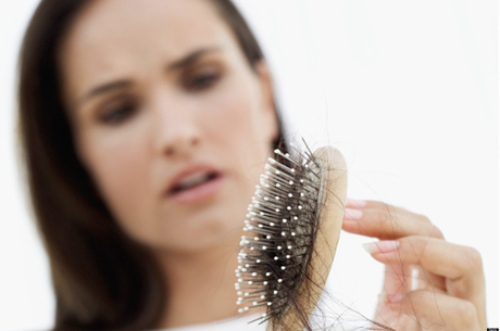 ¿La fibromialgia causa la pérdida de cabello? artricenter