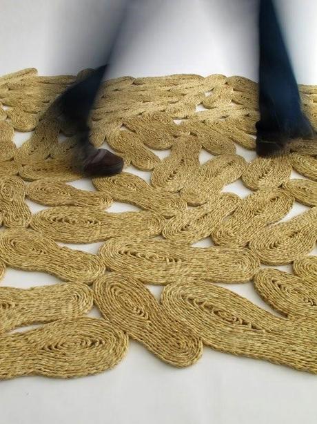 Las alfombras de esparto de Martín Azúa