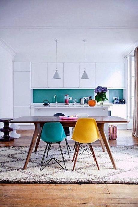 sillas-eames-en-la-cocina
