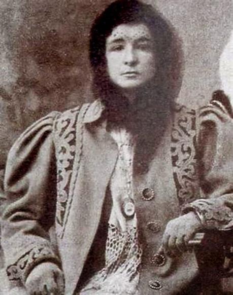 LA VAMPIRA DEL RAVAL...CARRER JOCS FLORALS,SANTS, BARCELONA...¡¡¡ UNA CALLE CON MUCHA HISTORIA!!!...3-09-2014...!!! LA VAMPIRA DEL RAVAL...CARRER JOCS FLORALS,SANTS, BARCELONA...¡¡¡ UNA CALLE CON MUCHA HISTORIA!!!...3-09-2014...!!!