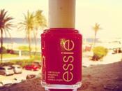 Apurando instantes playa nuestro tono favorito @essie_esp @essie #belleza #lookandfashion #ootd @pinupshowroom