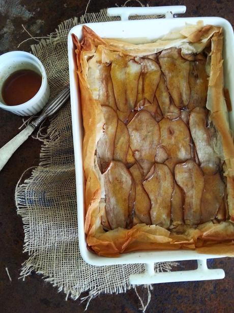Tarta de ricotta y peras con miel de vainilla