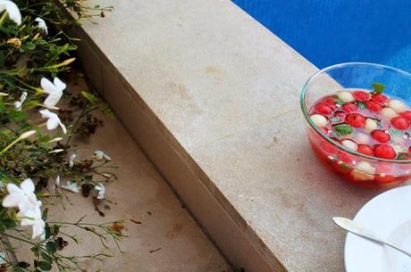 Ensalada dulce de bolas de sandía y melón a la menta (paso a paso)