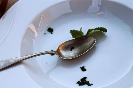 Ensalada dulce de bolas de sandía y melón a la menta (paso a paso)