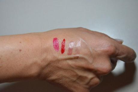 tonos de rouge en la mano