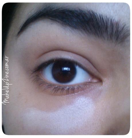 Basta de pliegues por el corrector de ojeras.