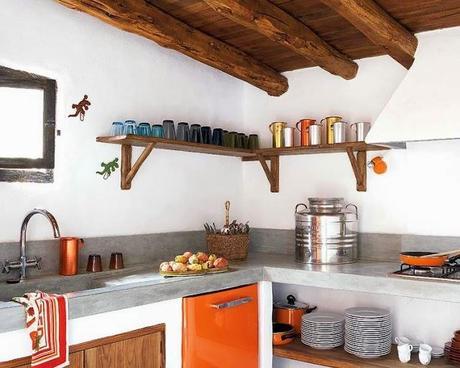 UN COBERTIZO TRANSFORMADO EN VIVIENDA EN FORMENTERA