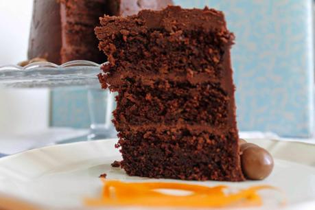 Chocolate zucchini carrot layer cake o Layer cake de chocolate, calabacín y zanahoria