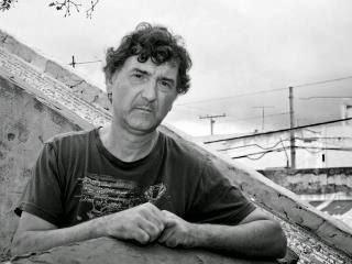 Roberto Malatesta, Trepado al naranjo un día de llovizna...