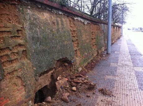 Se cae el muro de la harinera Santiago Alfageme e Hijos Muro deteriorado harinera Alfageme
