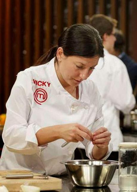 VICKY, DE CARNICERA EN PARO A VENCEDORA DE LA 2ª EDICIÓN DE MASTER CHEF, Y AHORA CON SU PROPIO LIBRO DE RECETAS. ¿TODO ES POSIBLE SI HAY ESFUERZO Y TALENTO?