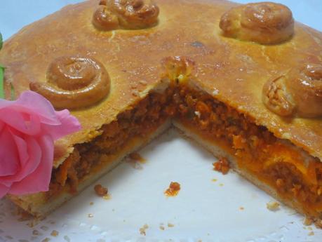 Empanada de carne y tomate