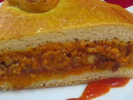 Empanada de carne y tomate