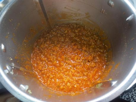 Empanada de carne y tomate