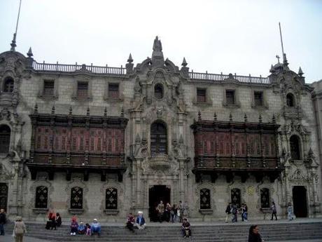 Balcones limeños. Perú