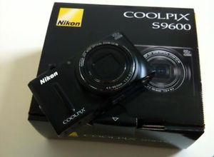 Nikon Coolpix S9600 caja