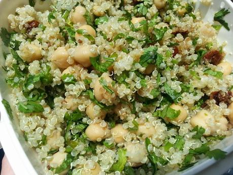 Ensalada proteica de garbanzos y quinoa