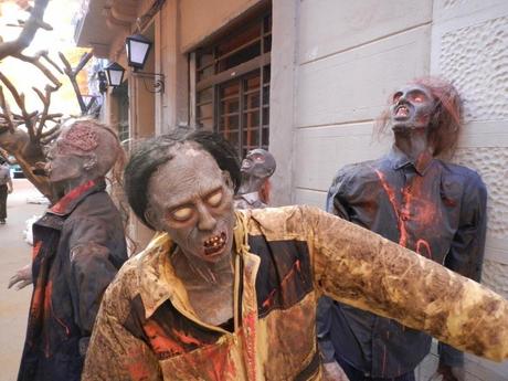 Los zombis de la calle Progrés. Festa Major de Gràcia 2014