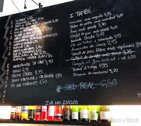 Pizarra La carta bocadillos en La Cava