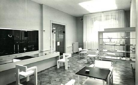 Precisión asimétrica Interior de la Joyeria Steltman