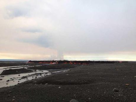 La lava de Holuhraun alcanza el río glacial Jökulsá á Fjöllum