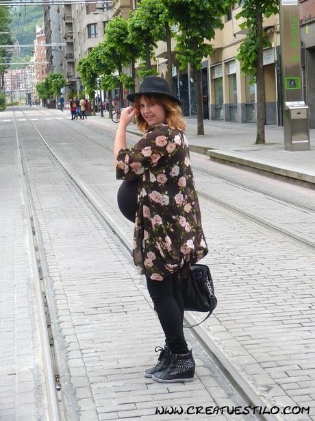 Look con Kimono negro de flores (5)