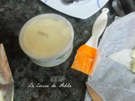 CANAPES CON PASTA BRISA