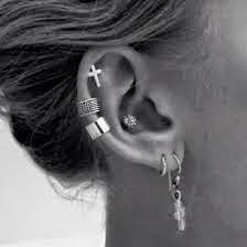 Pendientes de cruz, mi nueva compra. Pendientes de cruz, mi nueva compra.