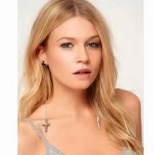 Pendientes de cruz, mi nueva compra. Pendientes de cruz, mi nueva compra.