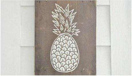 Prepárate para la piña Adorno pineapple anana sobre madera