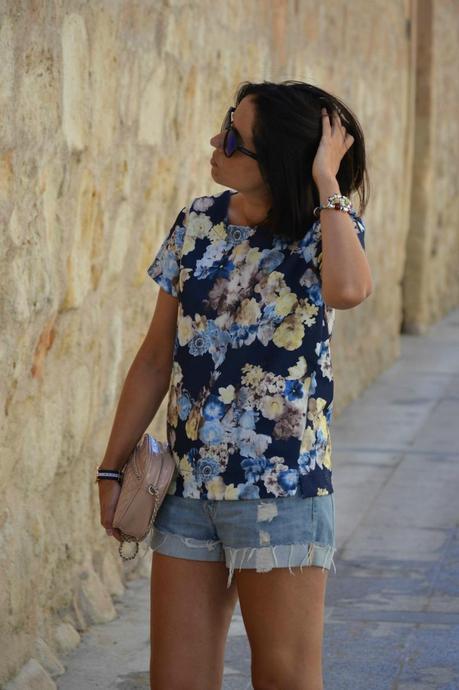 Azul, amarillo...flores....