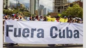 Venezuela: Una nación destrozada por un “in”Maduro e inepto, sucesor de un histriónico Hugo Chavez, abandonada a los designios de Cuba. Poner el lobo a cuidar de las ovejas…