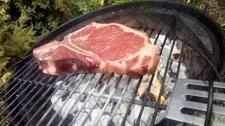 Chuletón a la brasa con pimientos asados – Costata alla brace con peperoni arrostiti chuletonbuey5