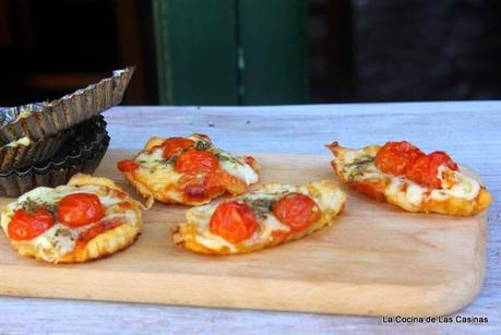 Cherrys, Salsa de Tomate, Queso Crema y Orégano