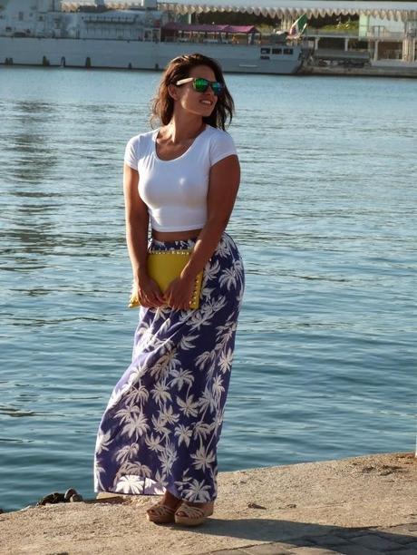 ¡Nuevo look! Falda larga de palmeras y cropped top ¡Nuevo look! Falda larga de palmeras y cropped top