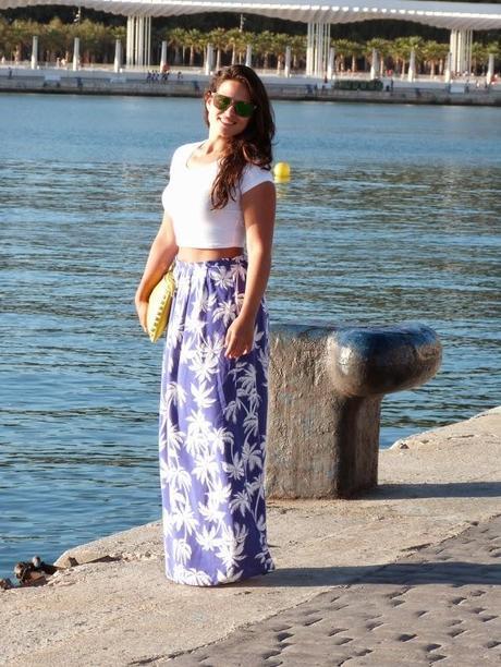 ¡Nuevo look! Falda larga de palmeras y cropped top ¡Nuevo look! Falda larga de palmeras y cropped top