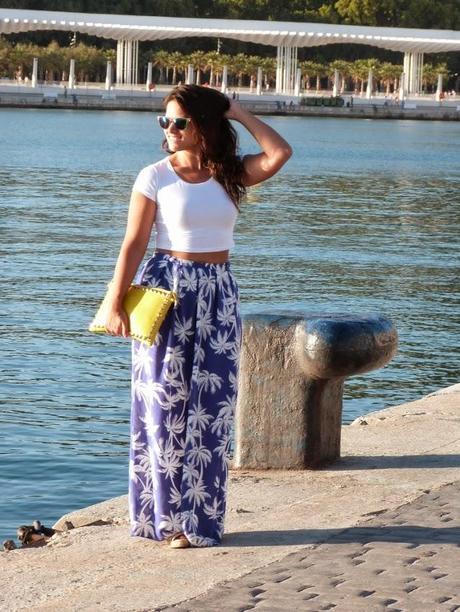 ¡Nuevo look! Falda larga de palmeras y cropped top ¡Nuevo look! Falda larga de palmeras y cropped top